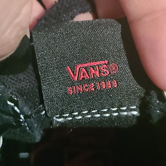 Stranger Things x Sk8-Hi Reissue 'Upside Down' Vans - Picture 7 of 11